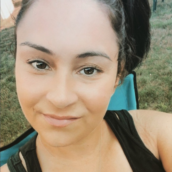 Meet your Posher, Melissa - Picture 3 of 9